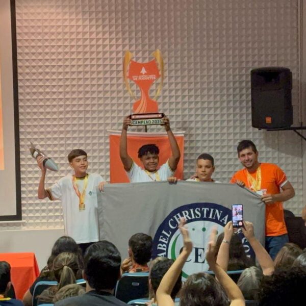 Alunos de Formosa são 1º e 3º lugares na Copa Centro-Oeste de Foguetes
