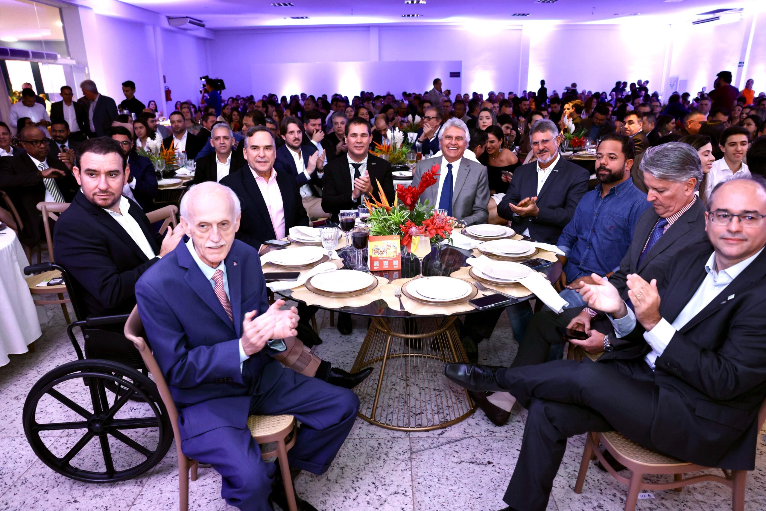 Caiado destaca força do setor supermercadista durante entrega do Carrinho de Ouro 2025