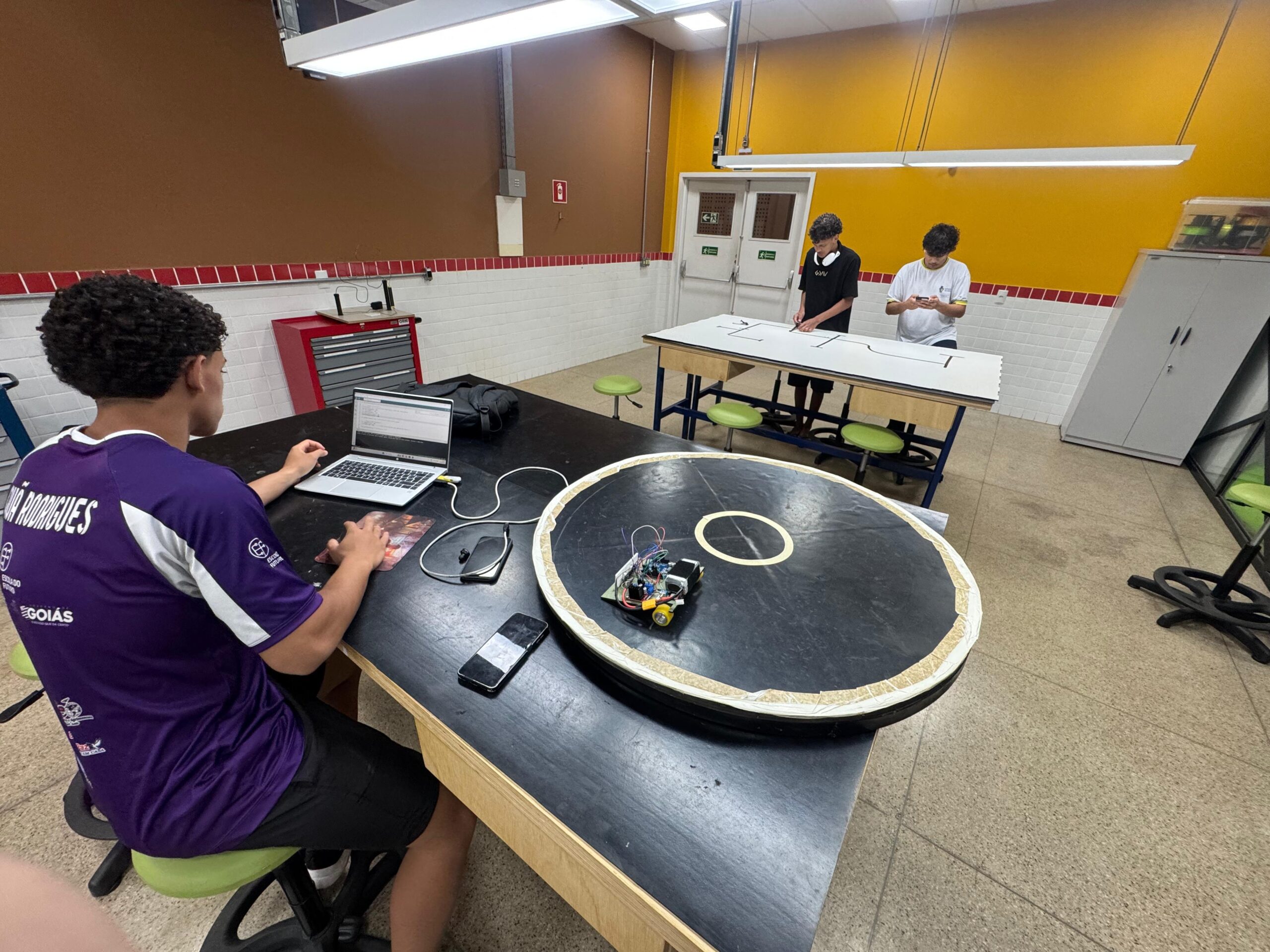 Equipe das Escolas do Futuro de Goiás disputa etapa do Campeonato Internacional de Robótica
