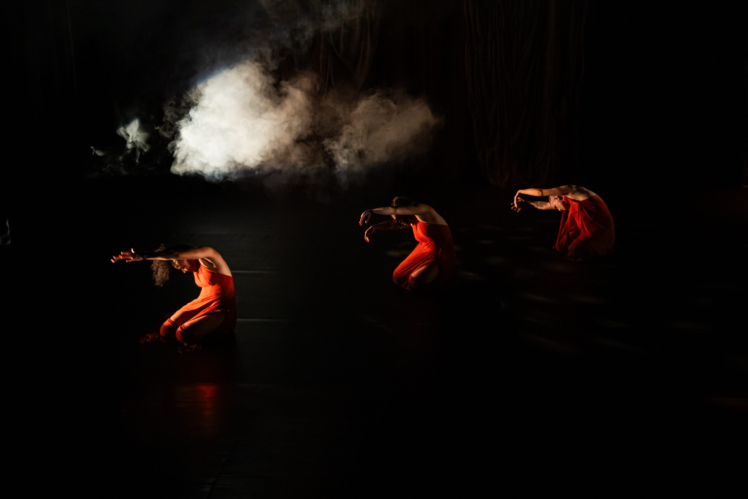 O espetáculo de dança contemporânea Trama chega à Aparecida de Goiânia dias 05 e 06/06, no Pontão de Cultura Cidade Livre
