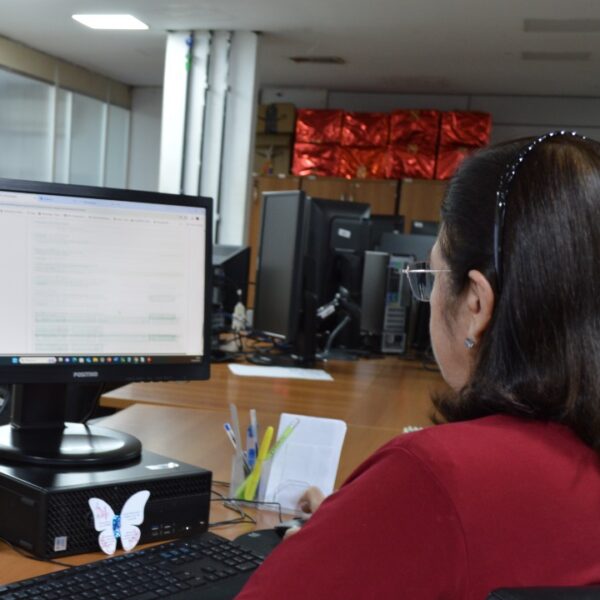 Inteligência Artificial reduz fila de análise em até 71% na Juceg