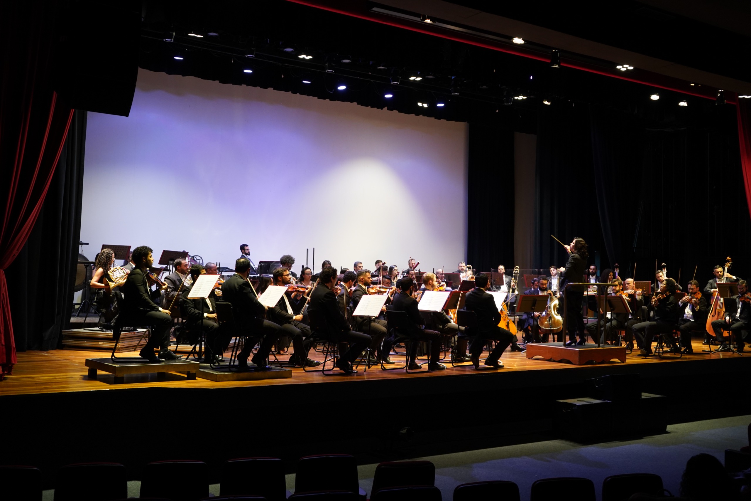 Orquestra Filarmônica abre maio com apresentação em homenagem às mães