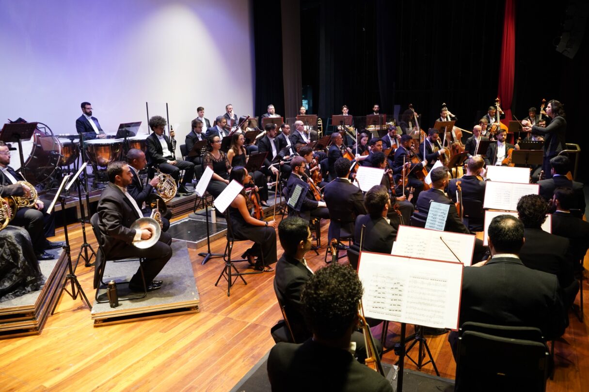 Orquestra Filarmônica abre maio com apresentação em homenagem às mães