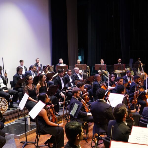 Orquestra Filarmônica abre maio com apresentação em homenagem às mães