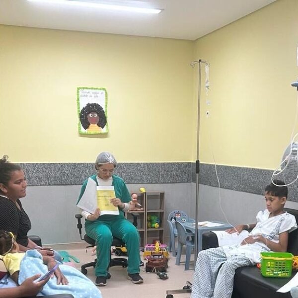 Heal cria cantinho de leitura para humanizar internação infantil