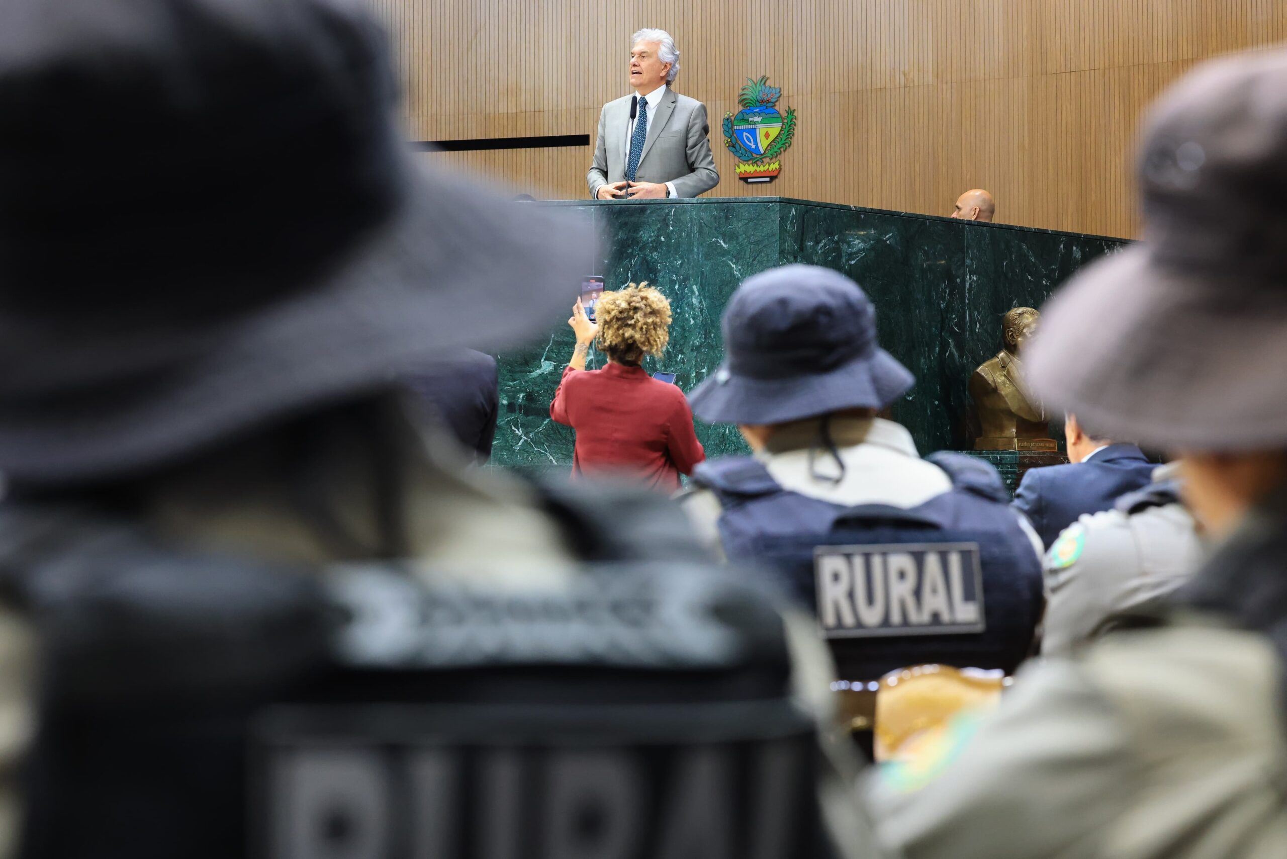 Caiado anuncia nova unidade do Batalhão Rural