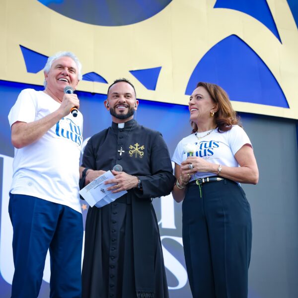 Caiado e Gracinha na celebração do Totus Tuus