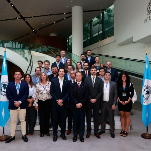 Daniel Vilela visita sede da Interpol em Singapura