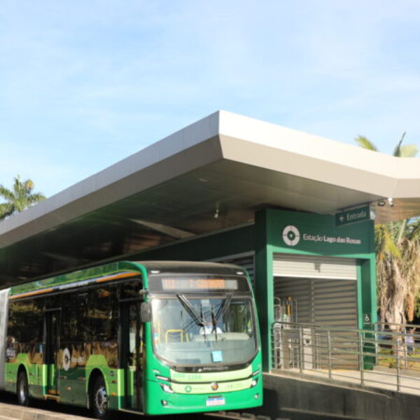 Terceiro ônibus elétrico reforça frota da Metrobus