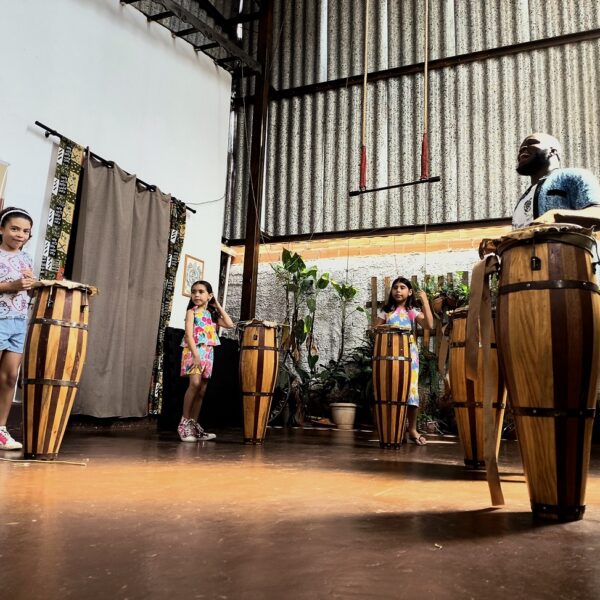 Evento gratuito tem apoio do Governo de Goiás e será no próximo domingo (08/06), no Orum Aiyê Quilombo Cultural, reunindo empreendedorismo preto, oficinas infantis e música afro-brasileira