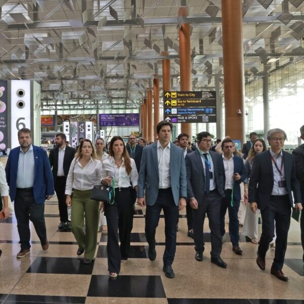 Daniel Vilela articula soluções econômicas e urbanas em Singapura