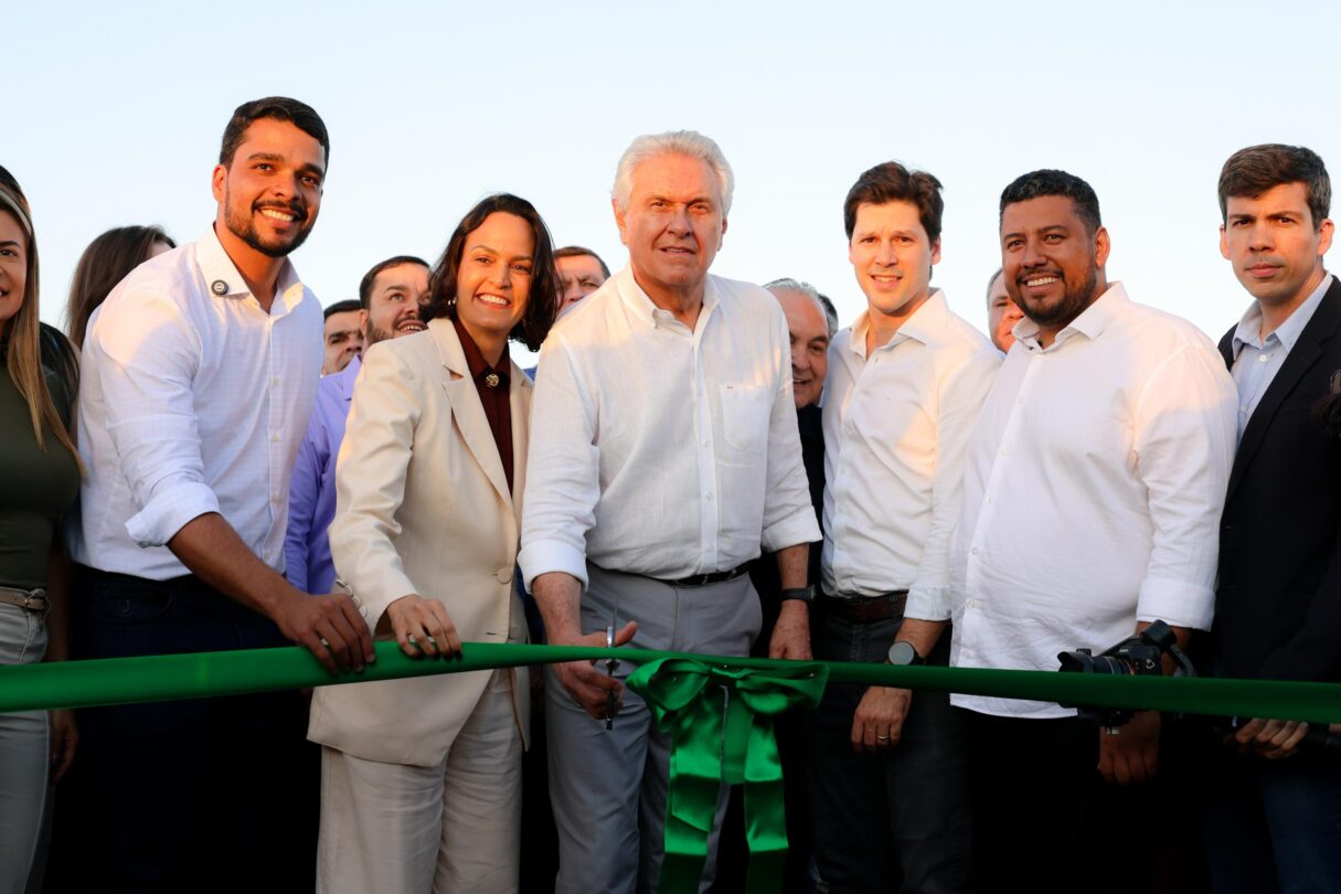 Governo entrega viaduto em Trindade e Centro de Apoio ao Romeiro