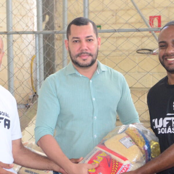 Secti entrega cestas básicas a instituições sociais