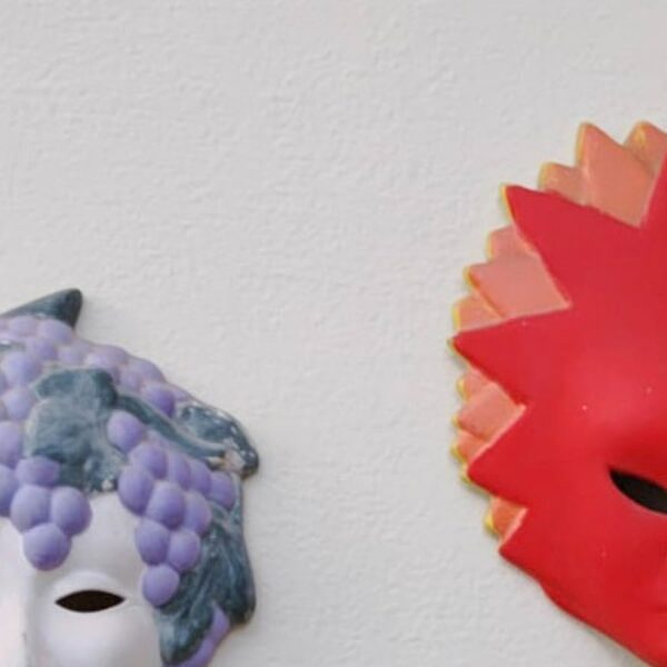 Escola de Artes Visuais da sedia oficina gratuita sobre máscaras em argila