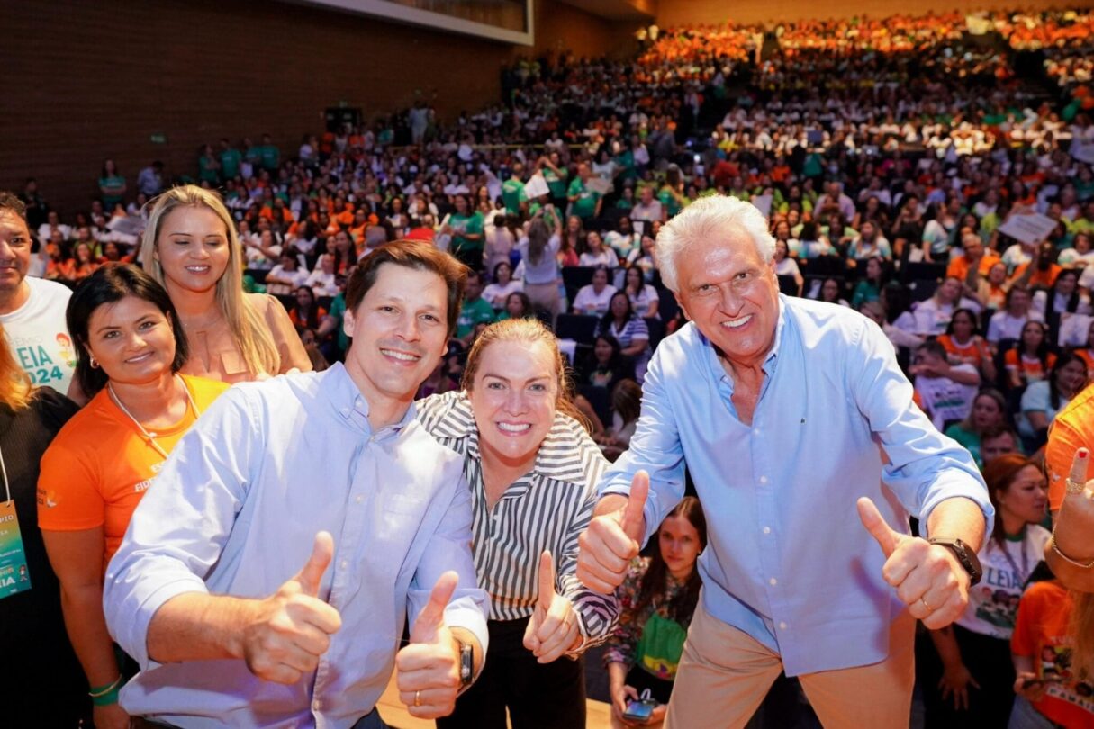 Governo premia melhores escolas públicas municipais em Alfabetização - vice Daniel Vilela, secretária de Educação de Goiás, Fátima Gaviolli e Governador Ronaldo Caiado