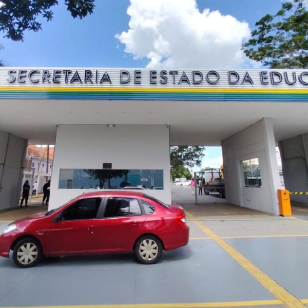 Educação paga mais um lote de diferenças salariais