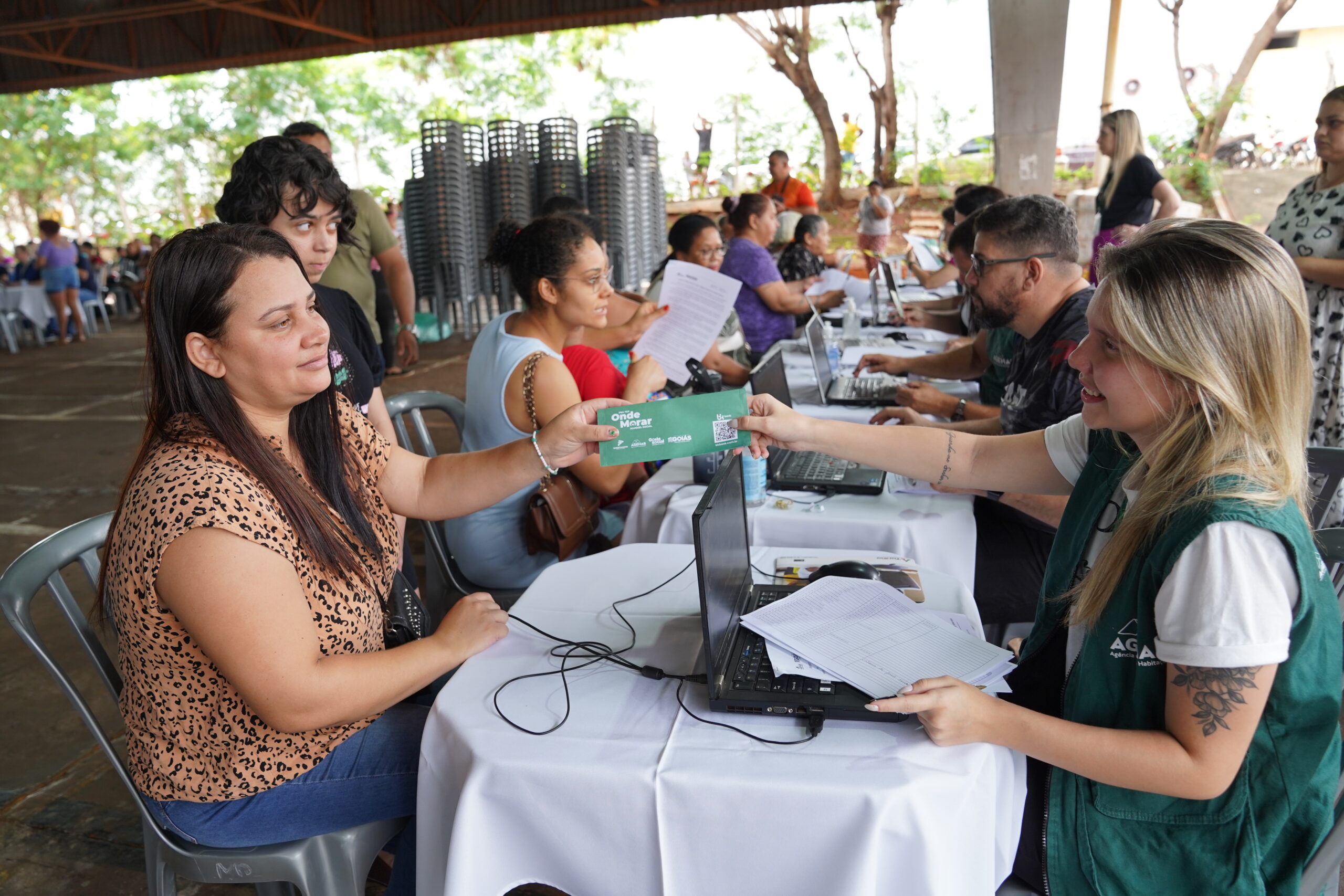 Benefícios sociais - O Governo de Goiás, por meio da Agência Goiana de Habitação (Agehab) e da Secretaria de Estado da Infraestrutura (Seinfra), entrega nesta quarta-feira (30/07), às 10 horas, em Valparaíso de Goiás, 852 unidades habitacionais do programa Pra Ter Onde Morar – Crédito Parceria