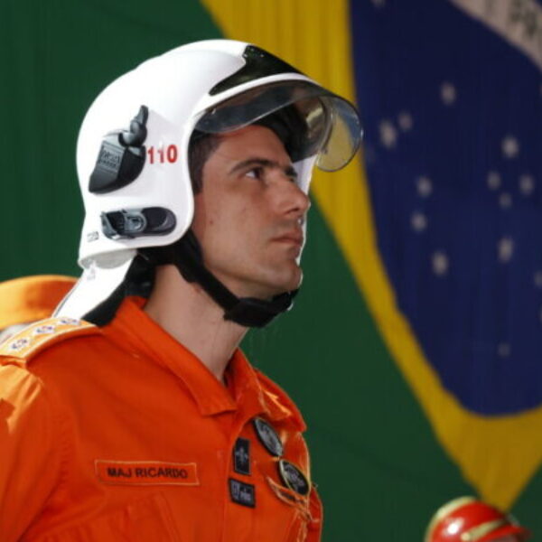 Governador anuncia promoção de 650 bombeiros