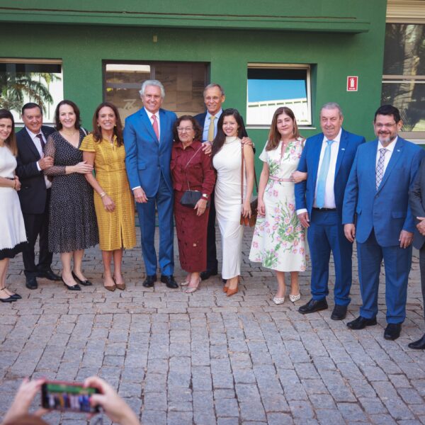 Caiado e Gracinha com representantes do Sebrae