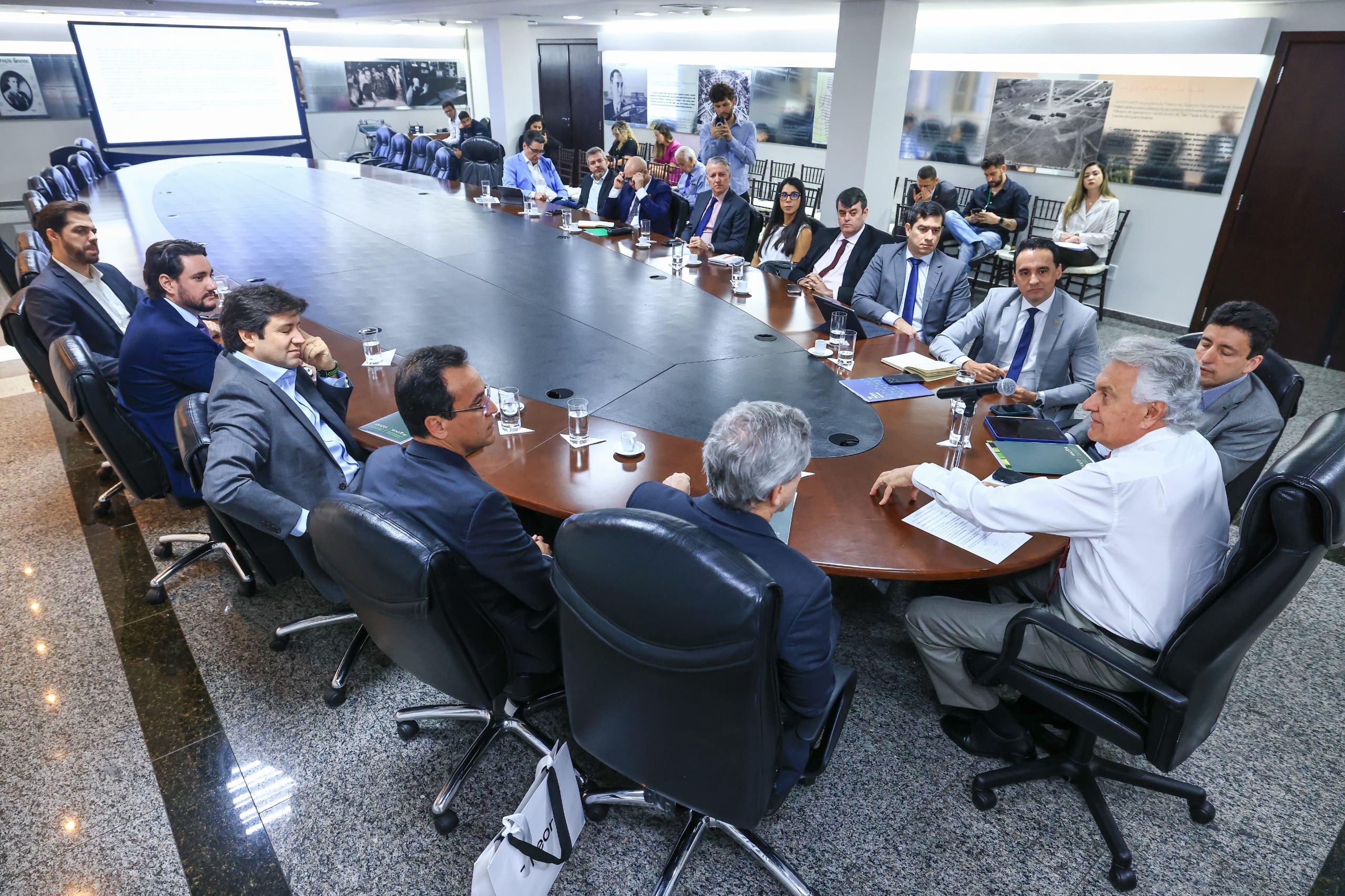 Caiado em reunião sobre tarifaço