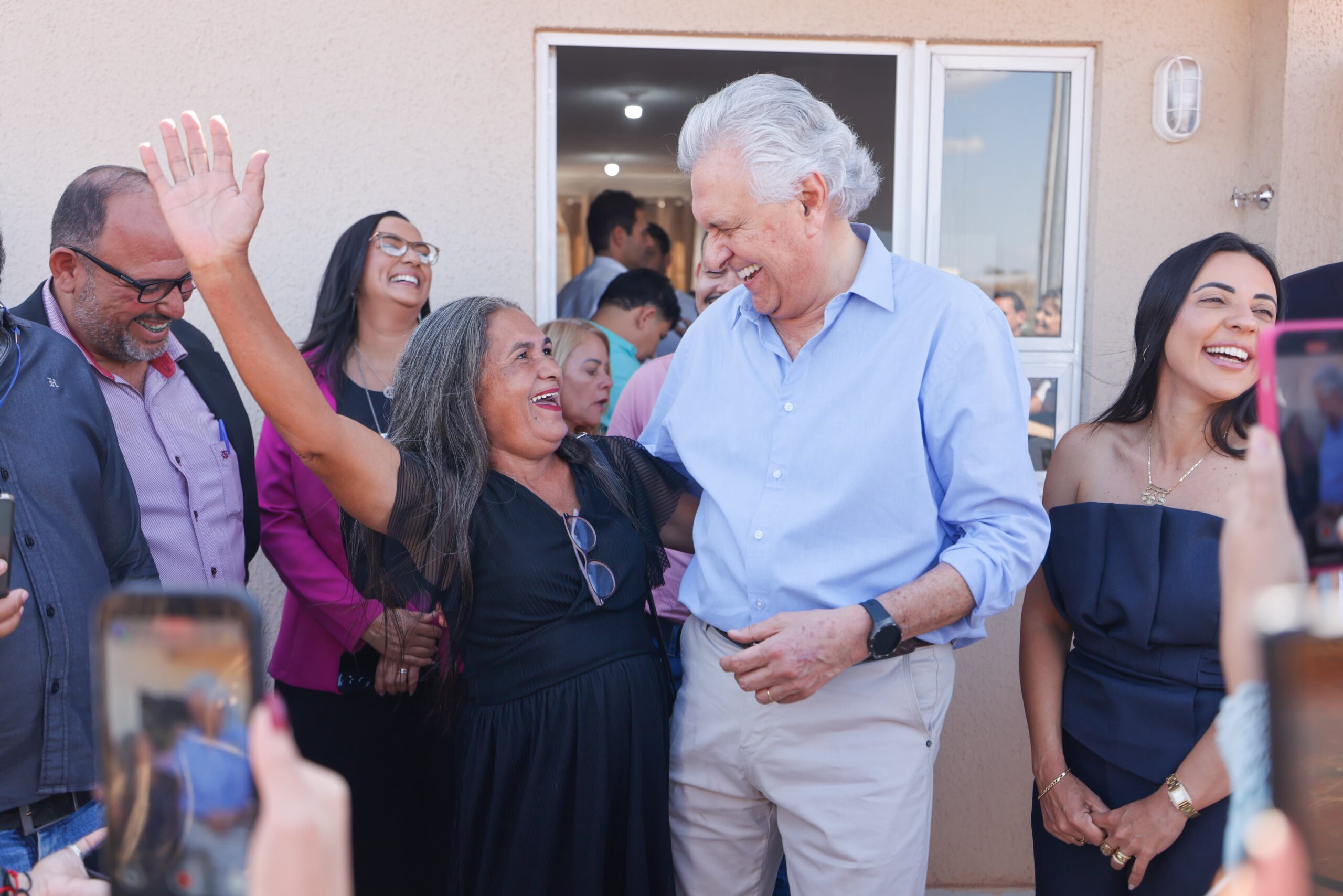 Caiado entrega casas a custo zero em Quirinópolis