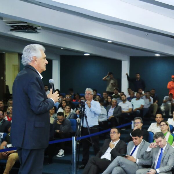 Caiado na reunião com prefeitos sobre Samu