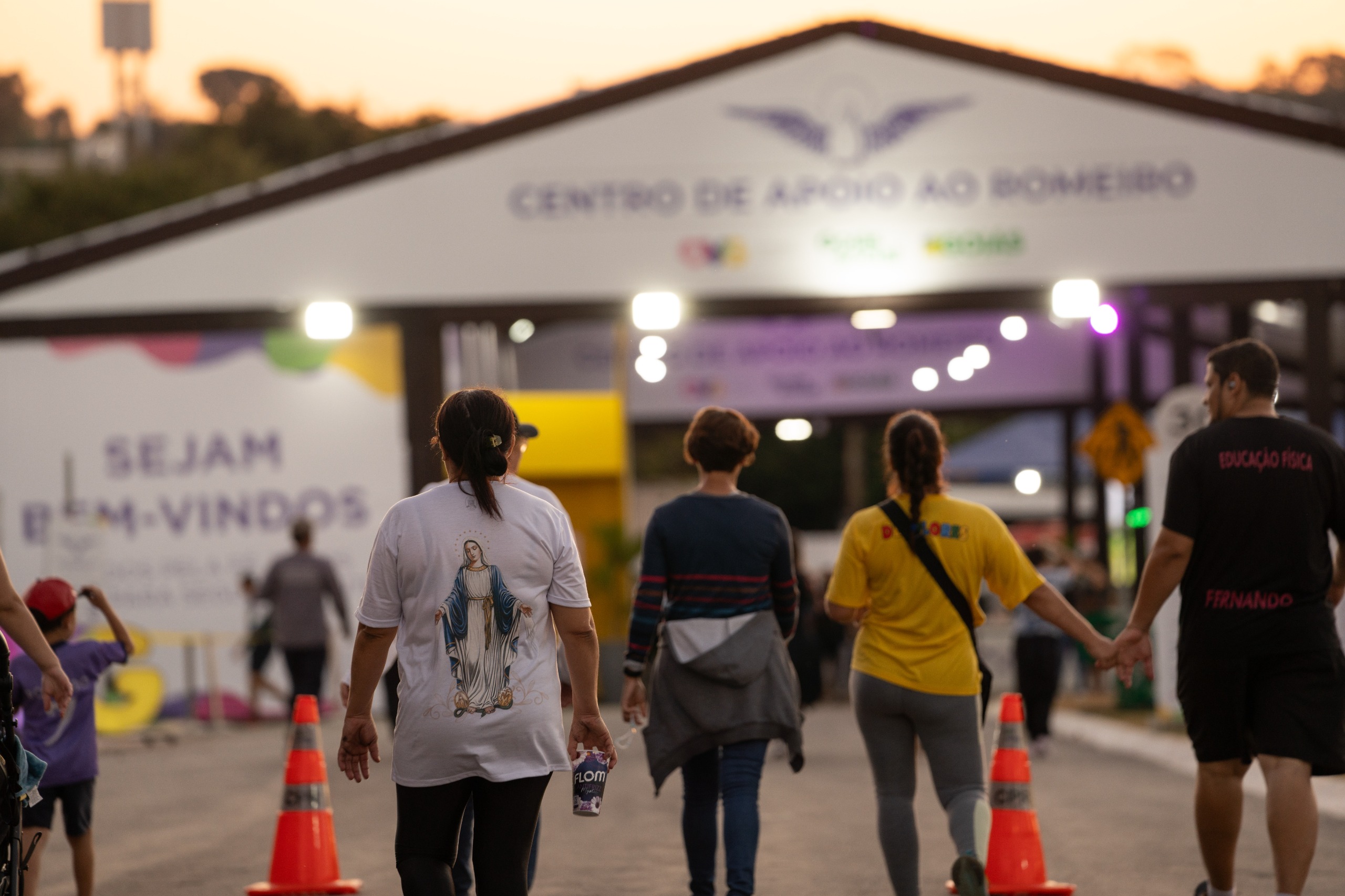 Romeiros chegando ao Centro de Apoio ao Romeiro
