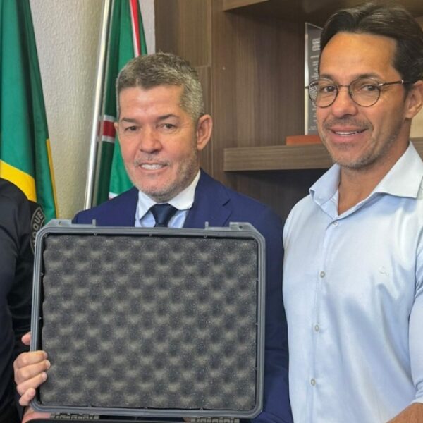 Detran-GO entrega etilômetro à Prefeitura de Santa Helena para reforço da Lei Seca