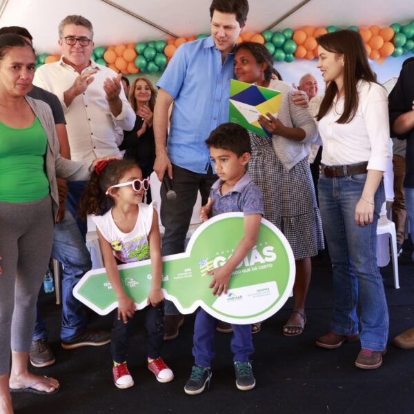 Daniel Vilela entrega casas a custo zeo em Adelândia