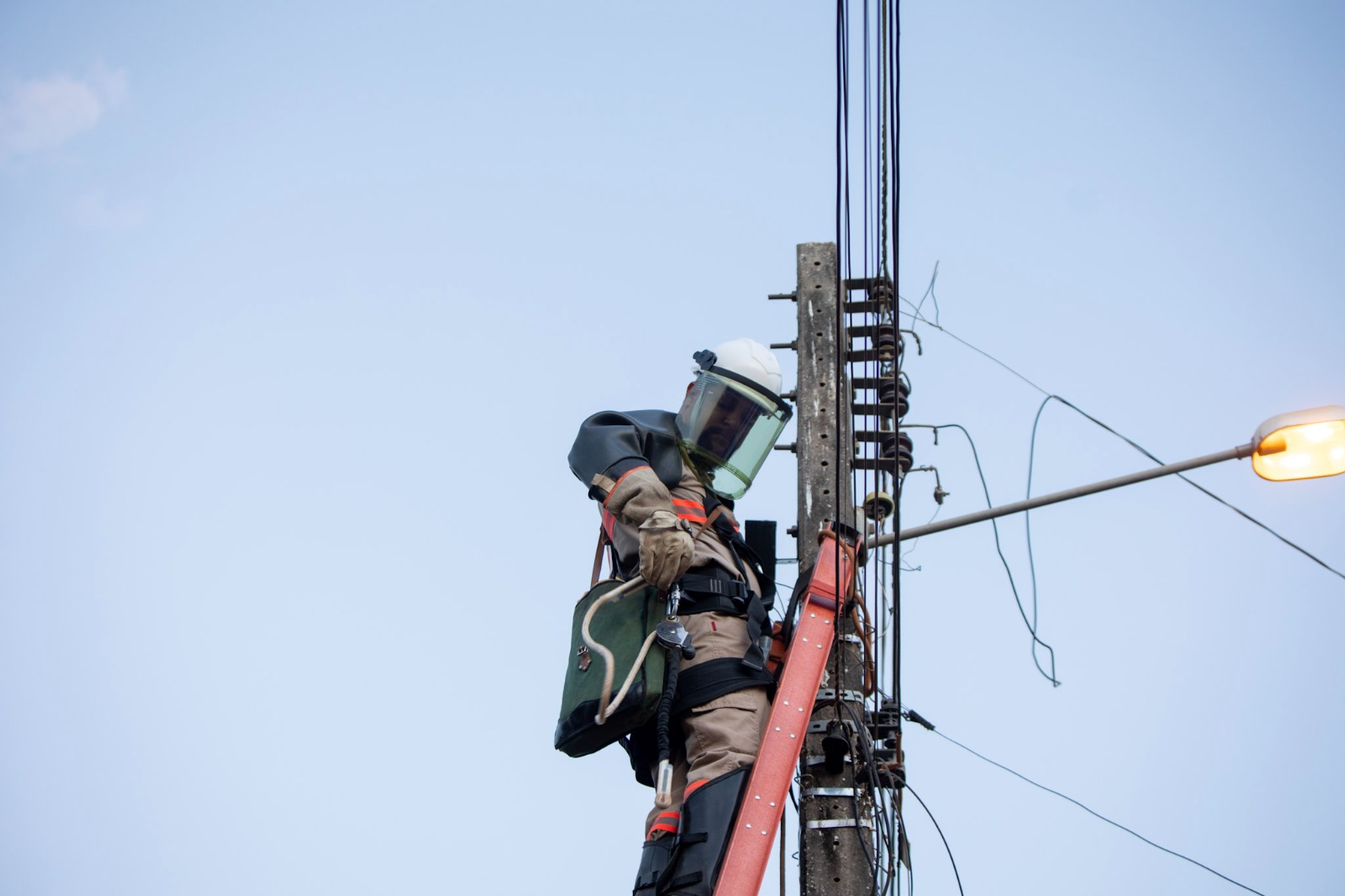 rede elétrica passa por modernização