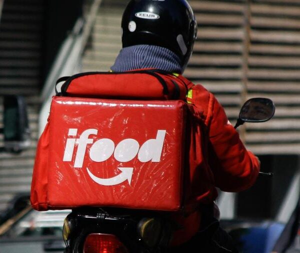 Procon Goiás autua Ifood por cobrança de “taxa de serviço”