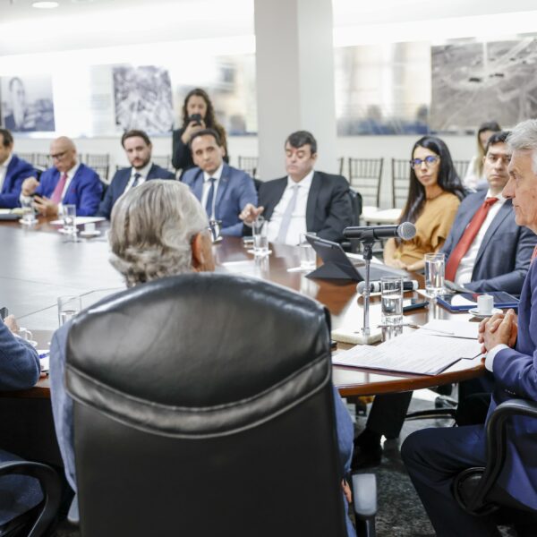 Caiado articula com setor produtivo e busca blindar economia goiana de tarifaço