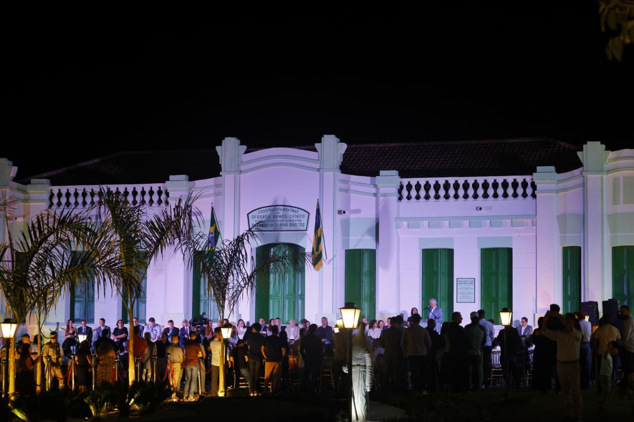 Na cidade de Goiás, Caiado entrega restauração do Palácio da Instrução