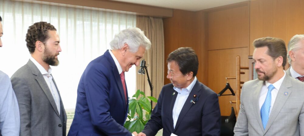Caiado atrai interesse do Japão e abre portas para investimentos em terras raras