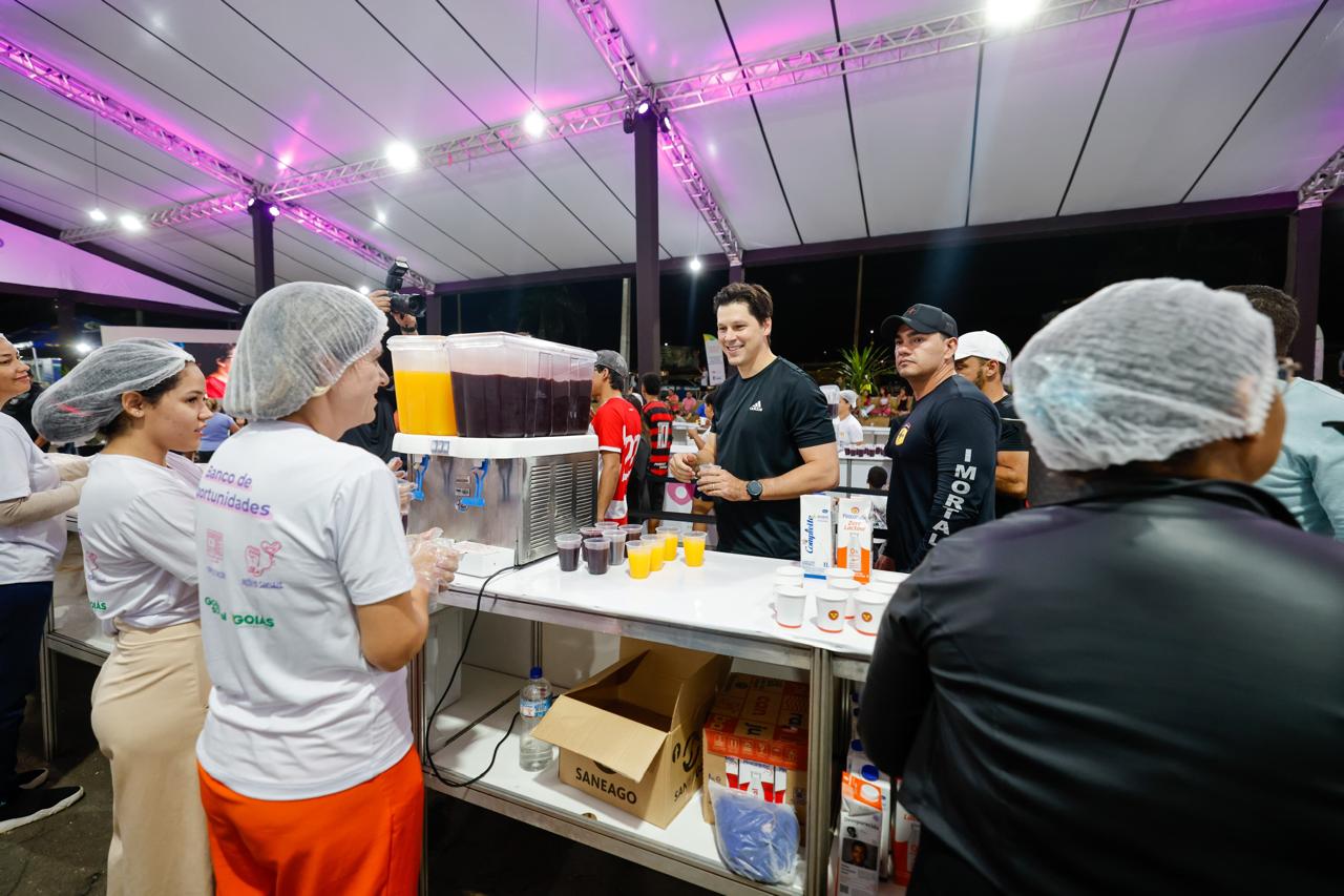 Daniel Vilela participa da Caminhada da Fé 