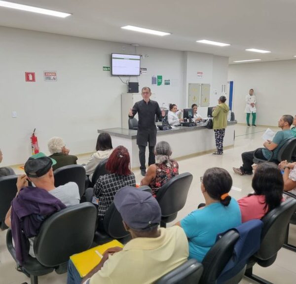 Evento educativo reforçou cuidados essenciais com visão e importância do teste do olhinho em recém-nascidos