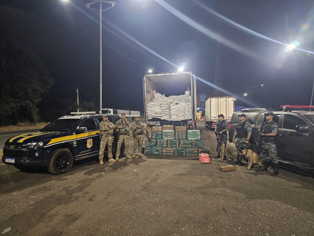 PMGO e PRF apreendem mais de meia tonelada de cocaína