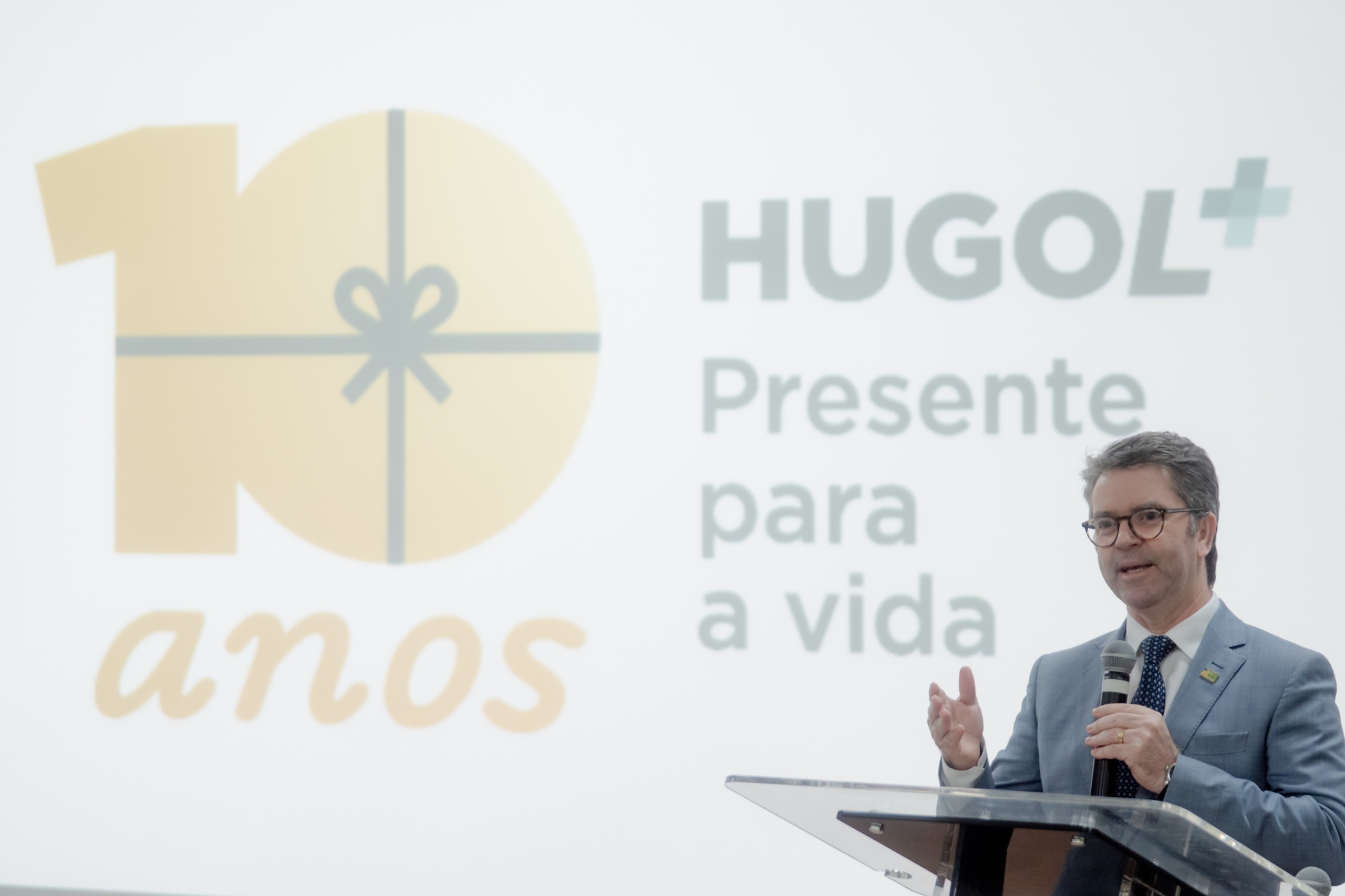 secretário da saúd eno aniversário do Hugol