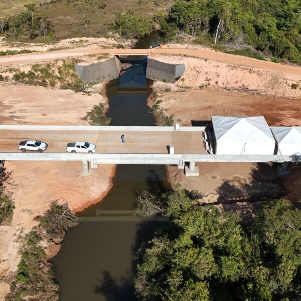 ponte sobre o Ribeirão Água Parada, na GO-341