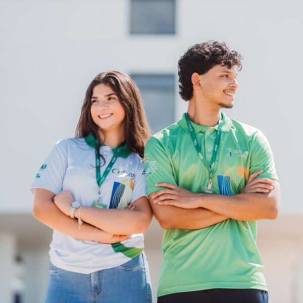 Dois jovens do Aprendiz do Futuro