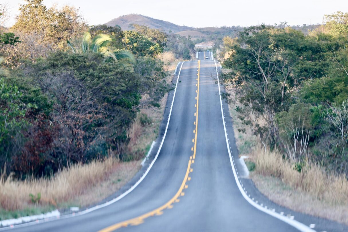 Caiado entrega obras de pavimentação no Norte goiano
