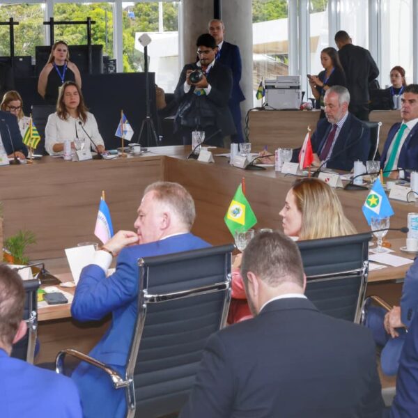 Daniel Vilela em reunião de governadores na COP-30