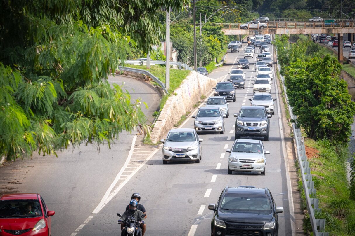 IPVA 2025: parcela de agosto vence nesta sexta-feira - veículos na marginal Botafogo