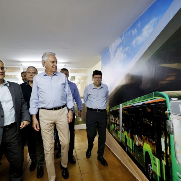 Estado entrega estações revitalizadas e novos ônibus do BRT Leste-Oeste