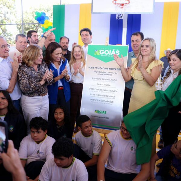 Inaugurado em Itumbiara, novo Colégio Estadual Damores Medeiros