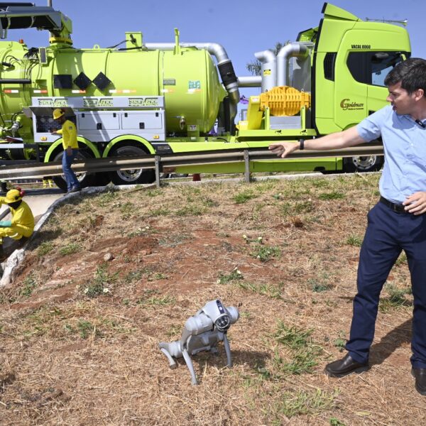 Goiás utiliza robô na desobstrução de redes de drenagem pluvial