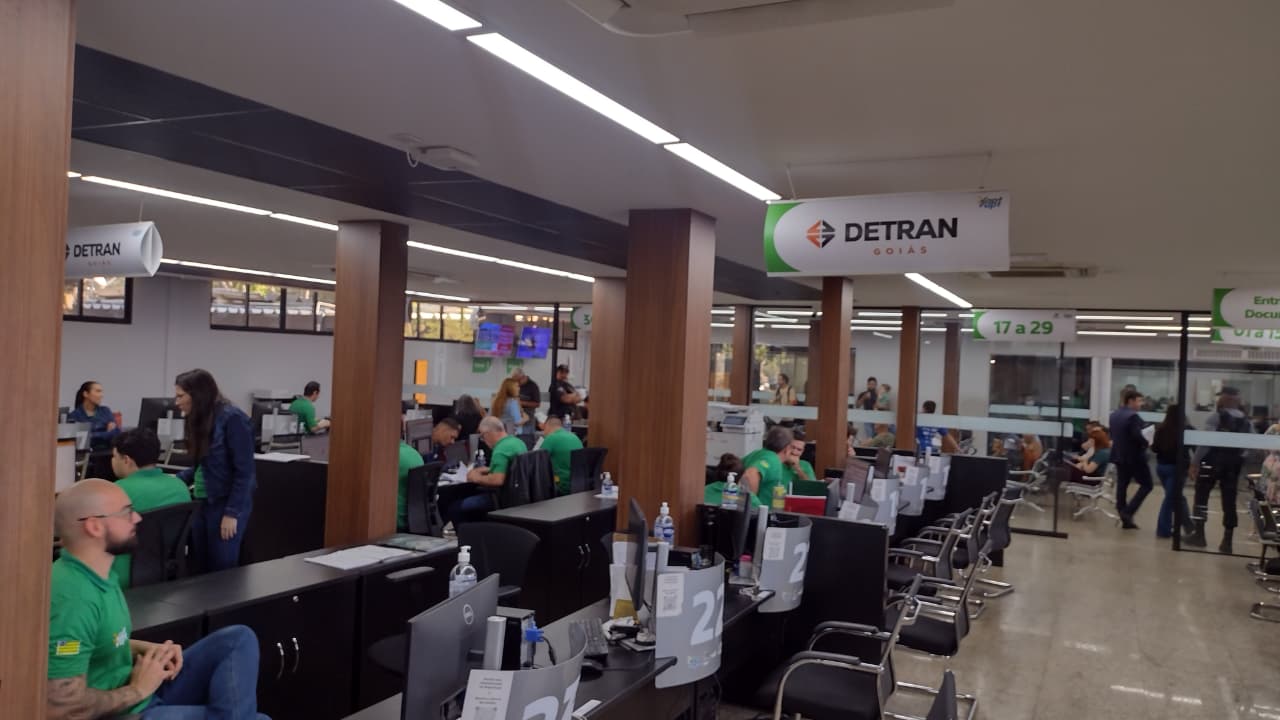 Vapt Vupt Detran amplia serviços e passa a oferecer atendimento de regularização de veículos