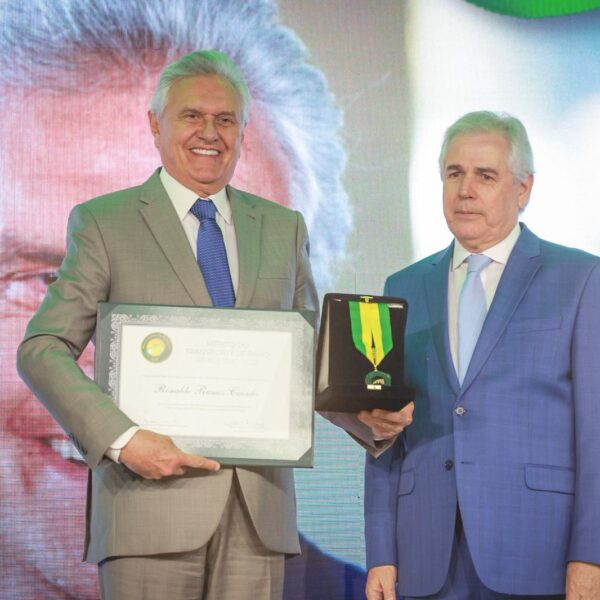 Caiado recebe homenagem em Brasília e destaca avanços do transporte público em Goiânia