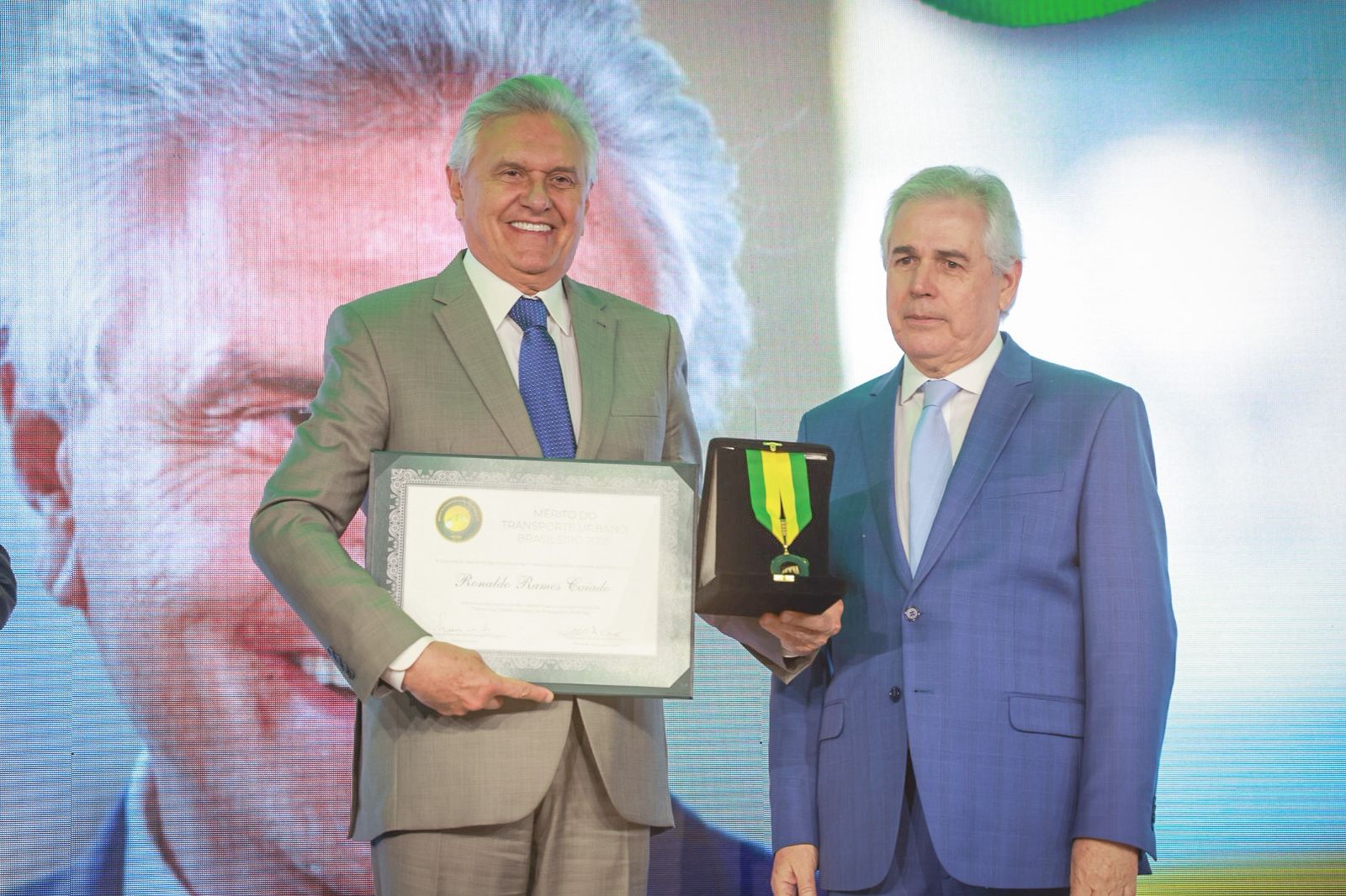 Caiado recebe homenagem em Brasília e destaca avanços do transporte público em Goiânia