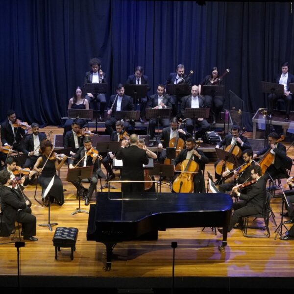 Filarmônica faz concerto especial gratuito em homenagem ao maestro Emilio De Cesar